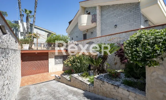Rexer-Bari-Porzione-di-villa-bifamiliare-Altro
