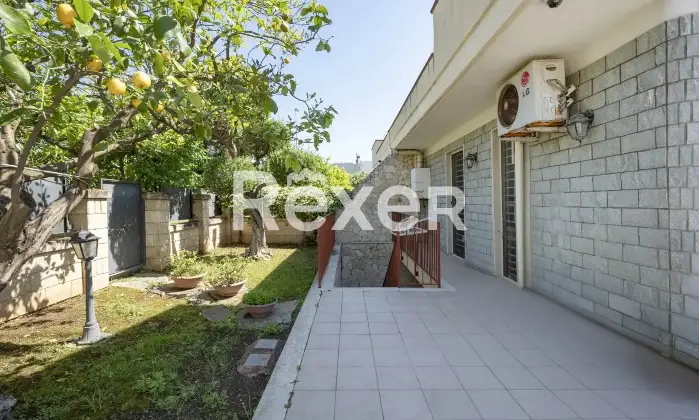 Rexer-Bari-Porzione-di-villa-bifamiliare-Altro
