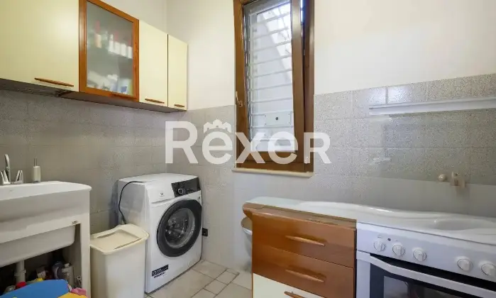 Rexer-Bari-Porzione-di-villa-bifamiliare-Altro