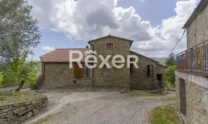 Rexer-Arezzo-Santa-Maria-La-Rassinata-Arezzo-Prestigioso-Casale-in-Pietra-con-Tenuta-Altro