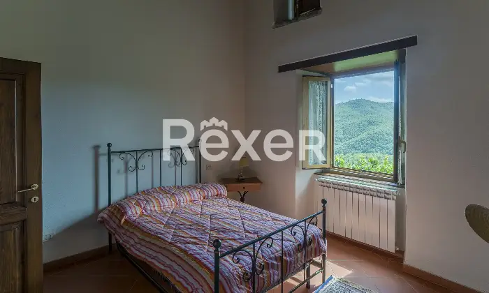 Rexer-Arezzo-Santa-Maria-La-Rassinata-Arezzo-Prestigioso-Casale-in-Pietra-con-Tenuta-Altro