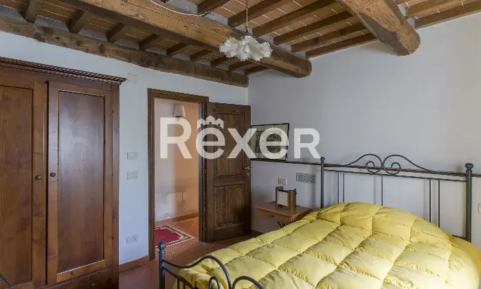 Rexer-Arezzo-Santa-Maria-La-Rassinata-Arezzo-Prestigioso-Casale-in-Pietra-con-Tenuta-Altro