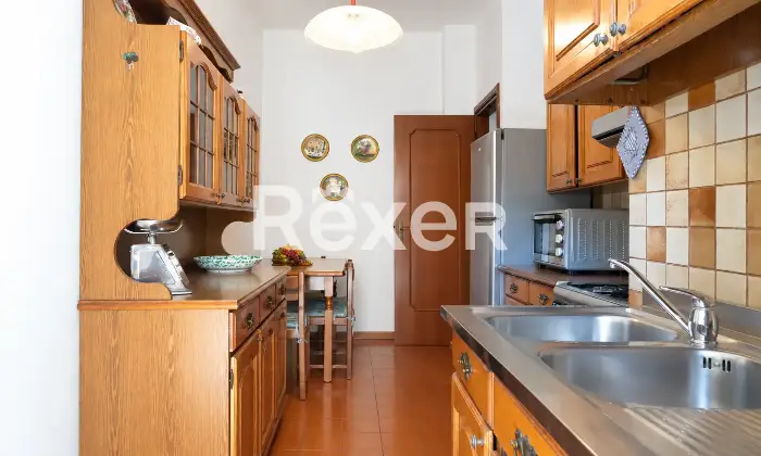 Rexer-Pavia-TRILOCALE-CON-DUE-BALCONI-BOX-E-CANTINA-Altro