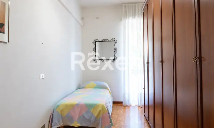 Rexer-Pavia-TRILOCALE-CON-DUE-BALCONI-BOX-E-CANTINA-Altro