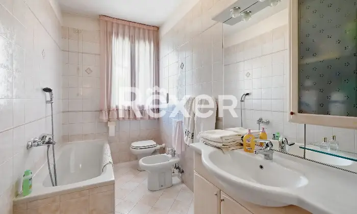 Rexer-Abano-Terme-QUADRIFAMILIARE-Abano-Terme-Via-Monte-Altore-Bagno