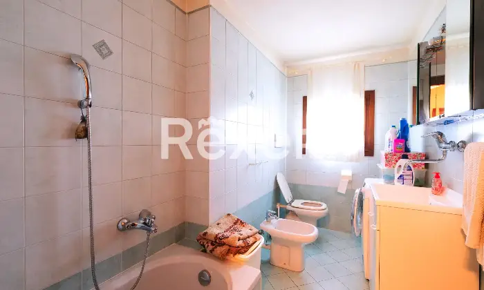 Rexer-Abano-Terme-QUADRIFAMILIARE-Abano-Terme-Via-Monte-Altore-Bagno-di-servizio