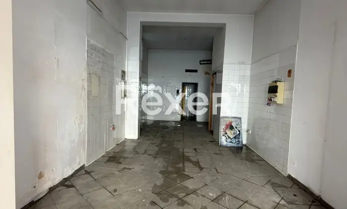 Rexer-Mazara-del-Vallo-Locale-commerciale-da-ristrutturare-con-vetrina-su-strada-Altro