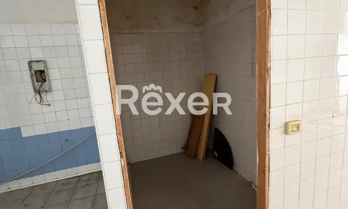 Rexer-Mazara-del-Vallo-Locale-commerciale-da-ristrutturare-con-vetrina-su-strada-Altro