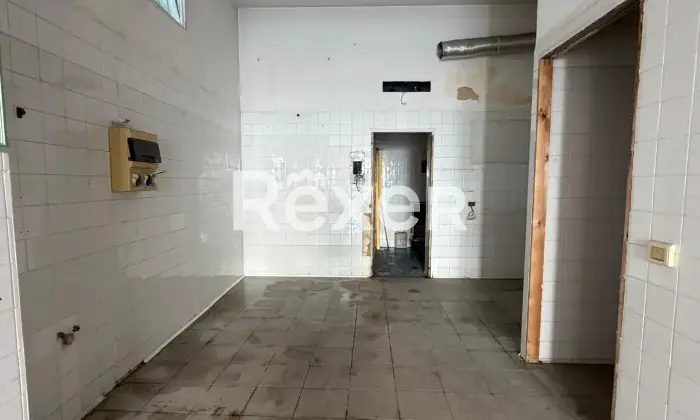 Rexer-Mazara-del-Vallo-Locale-commerciale-da-ristrutturare-con-vetrina-su-strada-Altro