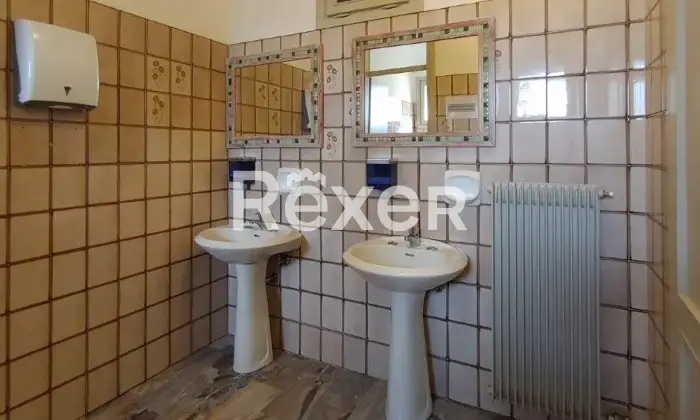 Rexer-Pieve-del-Grappa-Locale-commerciale-in-vendita-in-Via-San-Liberale-a-Pieve-del-Grappa-Altro