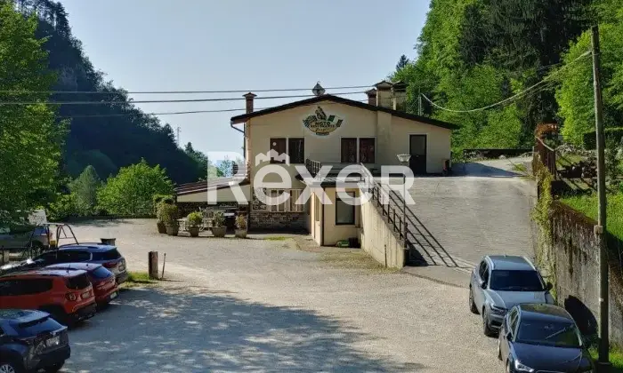 Rexer-Pieve-del-Grappa-Locale-commerciale-in-vendita-in-Via-San-Liberale-a-Pieve-del-Grappa-Altro