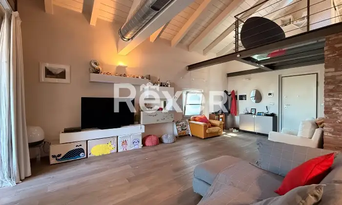 Rexer-vercelli-Loft-su-due-livelli-di-design-con-finiture-di-pregio-Altro