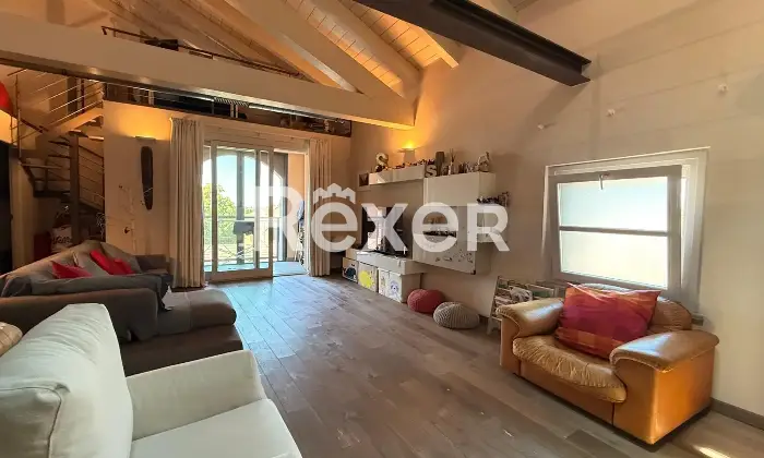 Rexer-vercelli-Loft-su-due-livelli-di-design-con-finiture-di-pregio-Altro