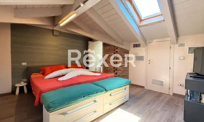 Rexer-vercelli-Loft-su-due-livelli-di-design-con-finiture-di-pregio-Altro
