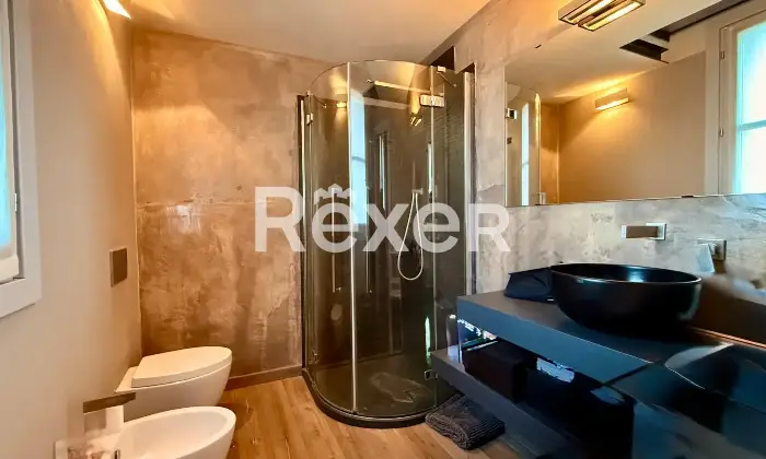 Rexer-vercelli-Loft-su-due-livelli-di-design-con-finiture-di-pregio-Altro