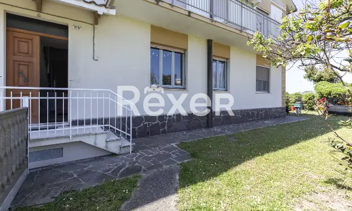 Rexer-Fano-Bilocale-arredato-vicino-al-mare-con-terreno-Altro