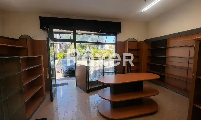 Rexer-Padova-Negozio-con-magazzino-di-mq-totali-Altro