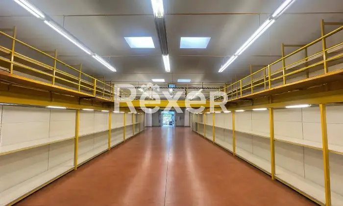 Rexer-Padova-Negozio-con-magazzino-di-mq-totali-Altro