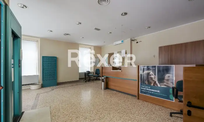 Rexer-Brescia-Ex-filiale-bancaria-a-su-due-livelli-con-box-auto-nel-centro-storico-Altro