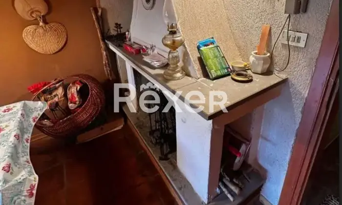 Rexer-Pizzoferrato-Accogliente-Mansarda-con-Camino-Soppalco-e-Box-Auto-Pronta-da-Abitare-Altro