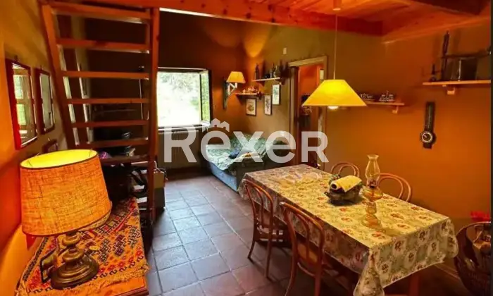 Rexer-Pizzoferrato-Accogliente-Mansarda-con-Camino-Soppalco-e-Box-Auto-Pronta-da-Abitare-Altro