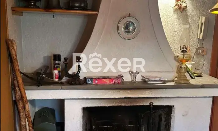 Rexer-Pizzoferrato-Accogliente-Mansarda-con-Camino-Soppalco-e-Box-Auto-Pronta-da-Abitare-Altro