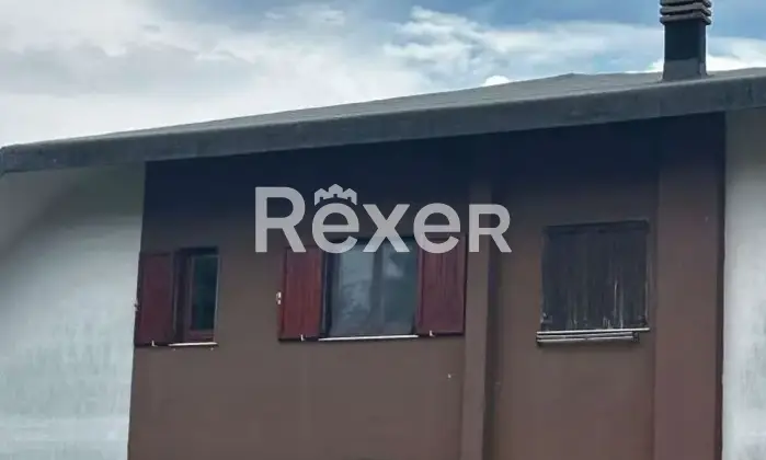Rexer-Pizzoferrato-Accogliente-Mansarda-con-Camino-Soppalco-e-Box-Auto-Pronta-da-Abitare-Altro
