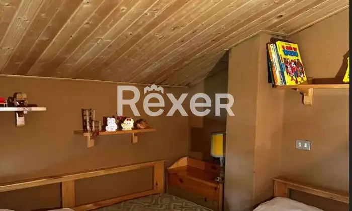 Rexer-Pizzoferrato-Accogliente-Mansarda-con-Camino-Soppalco-e-Box-Auto-Pronta-da-Abitare-Altro