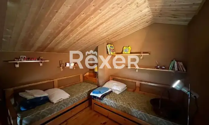 Rexer-Pizzoferrato-Accogliente-Mansarda-con-Camino-Soppalco-e-Box-Auto-Pronta-da-Abitare-Altro