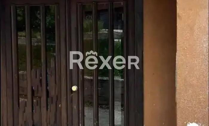 Rexer-Pizzoferrato-Accogliente-Mansarda-con-Camino-Soppalco-e-Box-Auto-Pronta-da-Abitare-Altro