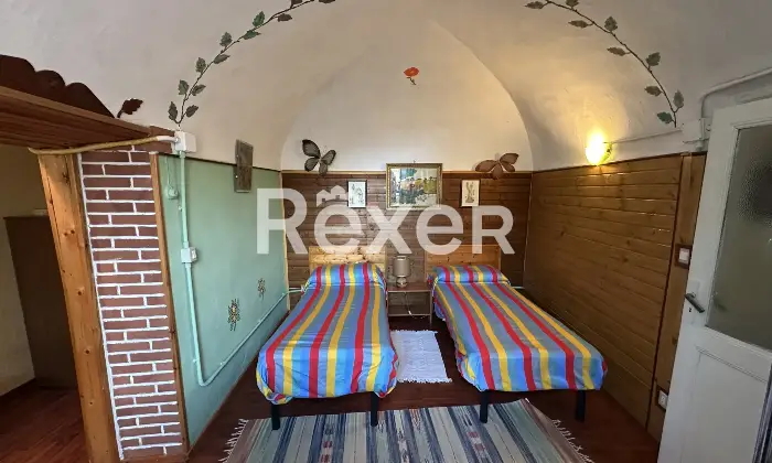 Rexer-Pietrabruna-Caratteristica-casa-depoca-in-centro-storico-Altro