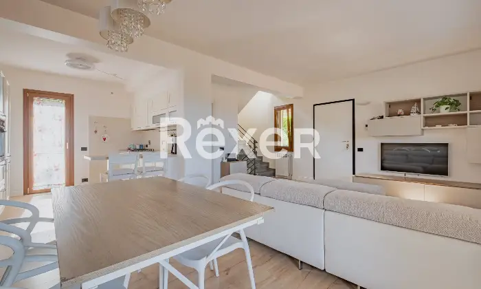 Rexer-Rocca-di-Papa-Villa-bifamiliare-su-tre-livelli-classe-A-Altro