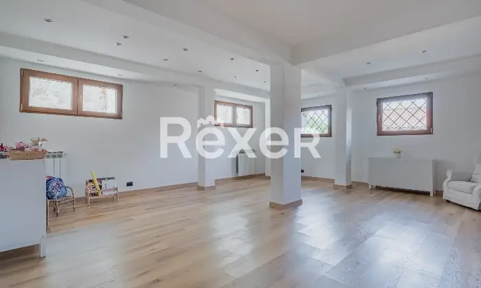 Rexer-Rocca-di-Papa-Villa-bifamiliare-su-tre-livelli-classe-A-Altro