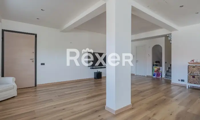 Rexer-Rocca-di-Papa-Villa-bifamiliare-su-tre-livelli-classe-A-Altro