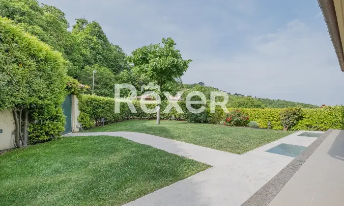 Rexer-Rocca-di-Papa-Villa-bifamiliare-su-tre-livelli-classe-A-Altro