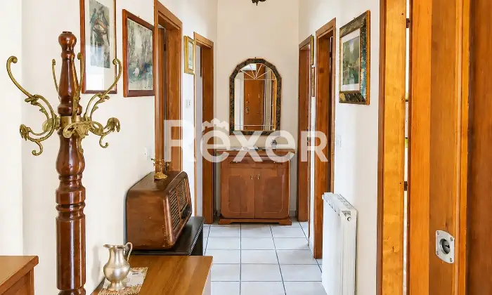 Rexer-Aulla-Trilocale-luminoso-con-balconi-e-cantina-pronto-da-vivere-Altro