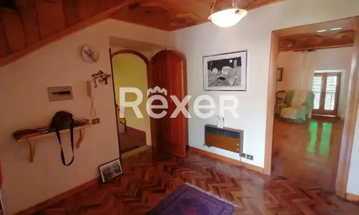Rexer-Acuto-Appartamento-su-due-piani-in-vendita-in-Piazza-Regina-Margherita-ad-Acuto-Altro
