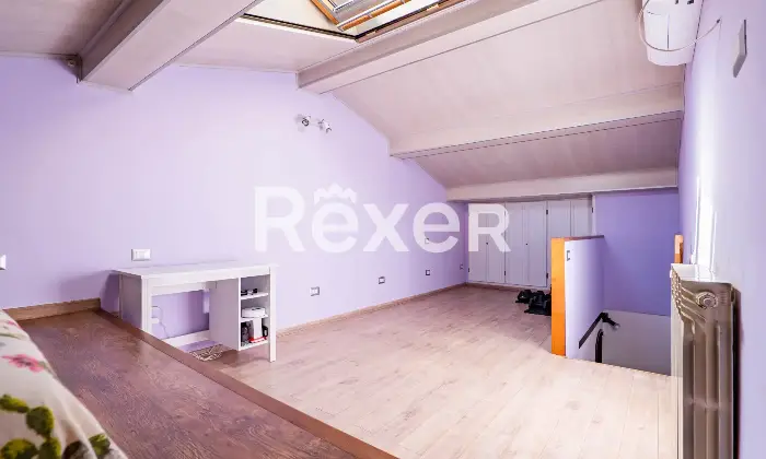 Rexer-Firenze-Ampio-bilocale-con-balcone-ultimo-piano-sottotetto-praticabile-Altro