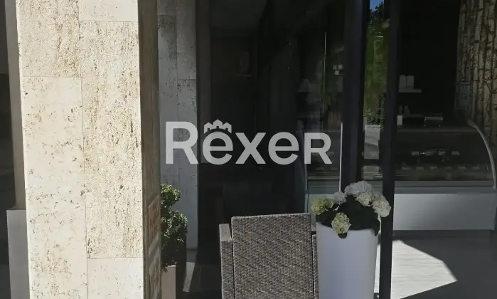 Rexer-Rovigo-Locale-commerciale-in-vendita-in-Corso-del-Popolo-a-Rovigo-Altro