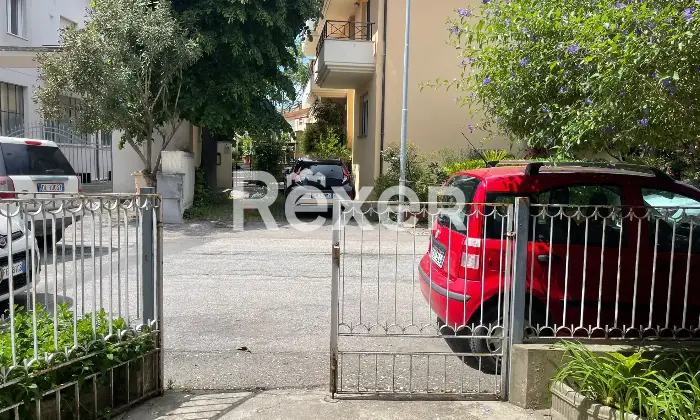 Rexer-Pesaro-Locale-mq-fronte-strada-Altro
