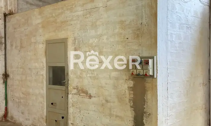Rexer-Pesaro-Locale-mq-fronte-strada-Altro