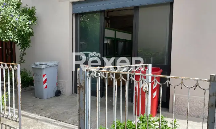 Rexer-Pesaro-Locale-mq-fronte-strada-Altro