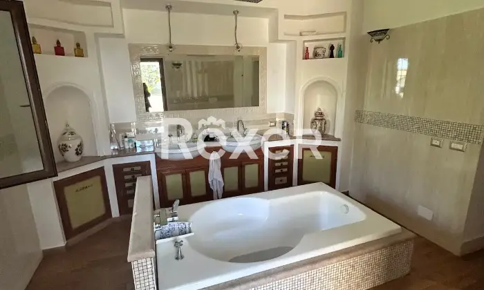 Rexer-Nepi-Villa-unifamiliare-con-giardino-privato-Altro