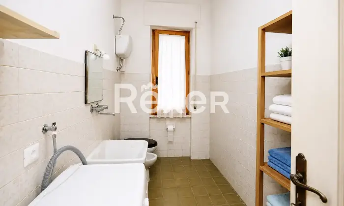Rexer-Cala-Gonone-Appartamento-con-terrazza-a-livello-e-box-auto-Altro
