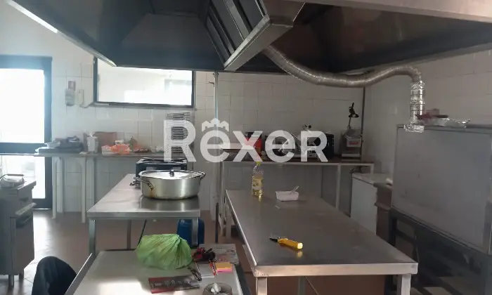 Rexer-Vignanello-Locale-commerciale-in-vendita-in-SP-a-Fabrica-di-Roma-Altro