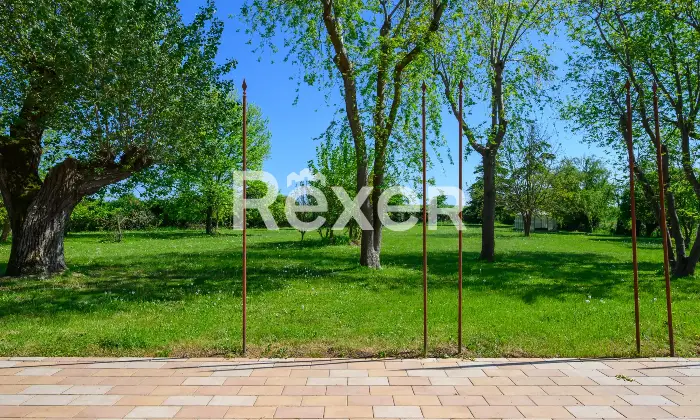 Rexer-Venezia-Villa-tra-Terra-e-Laguna-Altro