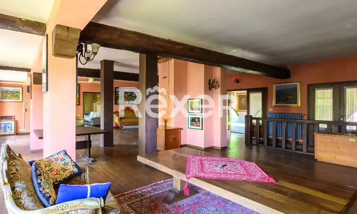 Rexer-Venezia-Villa-tra-Terra-e-Laguna-Altro