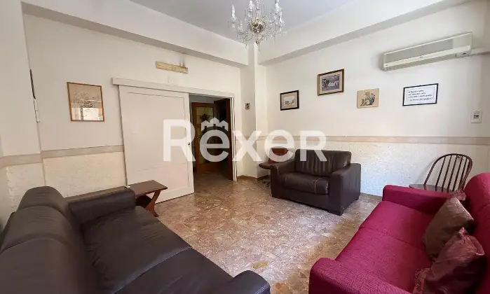 Rexer-Reggio-Calabria-Studio-A-con-cortile-privato-trasformabile-in-abitazione-piano-rialzato-Altro