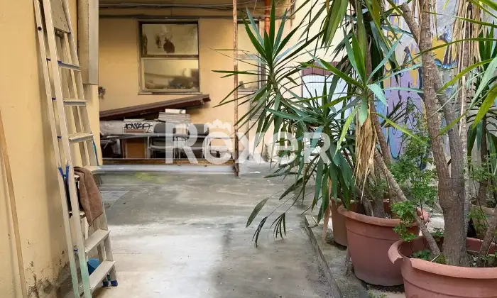 Rexer-Reggio-Calabria-Studio-A-con-cortile-privato-trasformabile-in-abitazione-piano-rialzato-Altro
