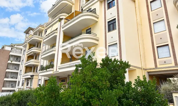 Rexer-Sassari-Appartamento-di-mq-locali-e-doppi-servizi-con-terrazzo-posto-auto-coperto-e-cantina-Altro